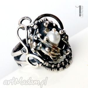 staminibus - srebrny pierścień z perłą