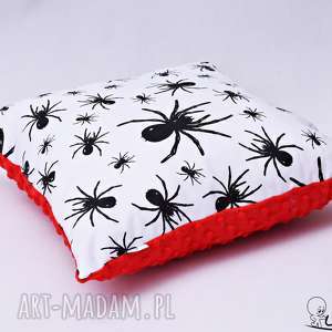 poduszka w pająki pająkami, straszna ozdoba na halloween