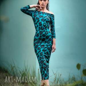 Sukienka z odkrytymi ramionami, efektowna, elegancka, dopasowana