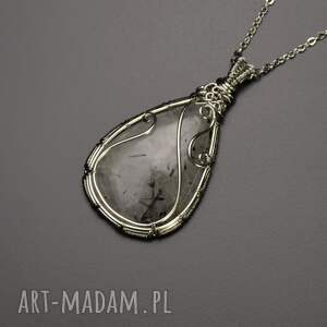 agata rozanska wisiorek kwarc z turmalinem, wire wrapping, stal chirurgiczna