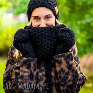 Mały “Czarny”, komin - wełny merino