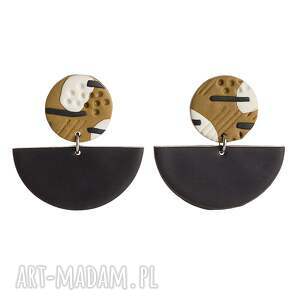 kolczyki z wiszącym półokręgiem - abstrakcja karmelowo czarno biała