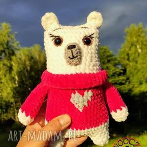 handmade dla dziecka pluszowy szydełkowy miś w sweterku