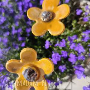 Morelowy kwiat ceramiczny handmade do domu