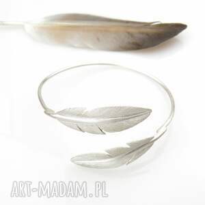handmade bransoletka srebrna - białe pióra