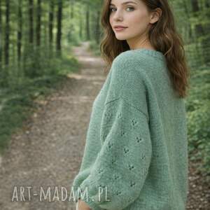 Moherowy sweterek z szerokim ażurowym rękawem - Szałwia