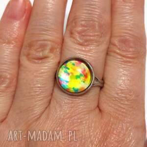 pierścionek - wielobarwny 12 mm tęczowy, grafika niej, dziewczynki