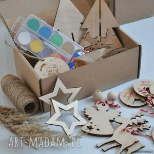 kreatywne pudełko bożonarodzeniowe zabawa, świąteczny prezent, bobmka zawieszka