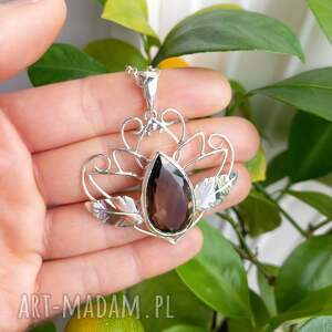 Lotos z kwarcem dymnym, kwarc dymny, naszyjnik, wisior