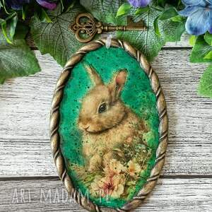 Dekoracyjny medalion z zającem, prowansja, decoupage