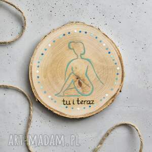 podkładka pod kubek z serii joga 2 rustykalny styl, medytacja drewniane