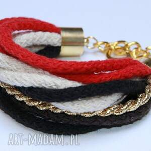 handmade czerwono - czarno-beżowa bransoletka ze sznurków bawełnianych z elementami