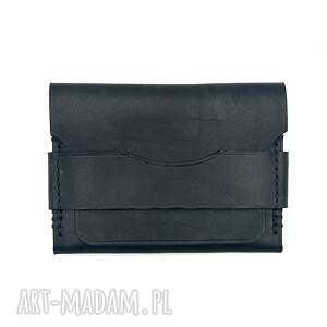 Mały skórzany na karty ręcznie uszyty - czarny portfel