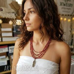 Długi Naszyjnik Boho - Wielowarstwowe Czerwone Korale z Zawieszką