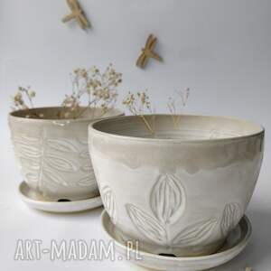 handmade ceramika zestaw dwóch ceramicznych doniczek że spodkami 3