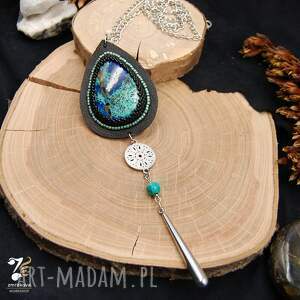 długi wisior skórzany z azurmalachitem i turkusem łańcuszku biżuteria