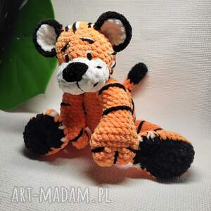 tygrys pluszak - szydełkowy specjalny na prezent dla dziecka hug