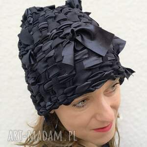 Czarna, elaegnacka Lava mieniąca się czernią, elegancka czapka