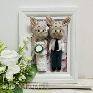 Prezent Młoda para króliczki w białej ramce ślubny obraz