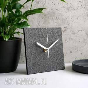 minimalistyczny zegar stojący do salonu unikalny na prezent