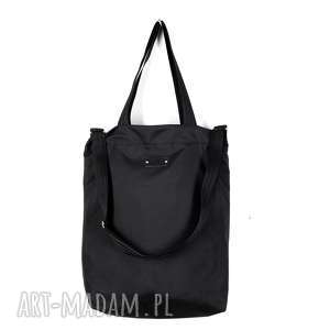 pojemna czarna torba zapinana wodoodporna minimalizm