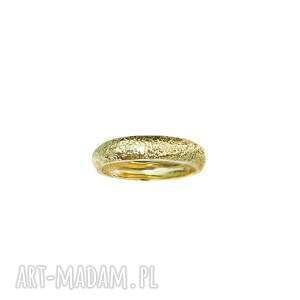 Półokrągła obrączka