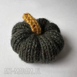 dynia ozdobna, zielona z pomarańczowym ogonkiem, rozmiar s - 1 szt drutach