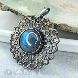 srebrny wisiorek z płonącym labradorytem a1101 wisior kamieniem, motyw