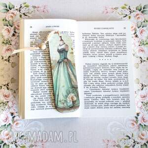 Zakładka do książki Wspomnienia retro nr 3 - drewniana handmade z suknią w dawnym stylu