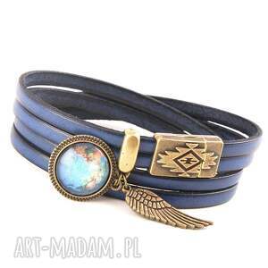 megi mikos bransoletka w kolorze dżinsowym z globusem, zapięcie magnetyczne