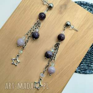 kolczyki z gwiazdkami i fioletowymi koralikami