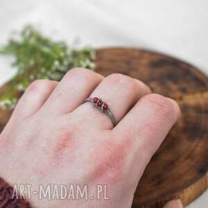 mini red - pierścionek delikatny, mały, czerwony