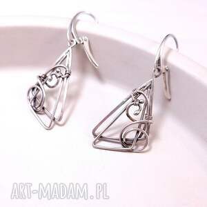 Prezent Triangulaire - Srebrne kolczyki minimalistyczne | Artystyczny