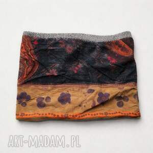 komin uszyty z różnych tkanin rozmiar uniwersalny, wciągany przez głowę bardzo