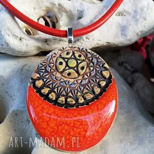 handmade naszyjniki ceramiczny wisiorek pomarańczowy na rzemieniu jubilerskim barwny