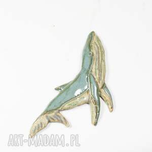 handmade ceramika magnes z wielorybem, waleniem - niebiesko beż