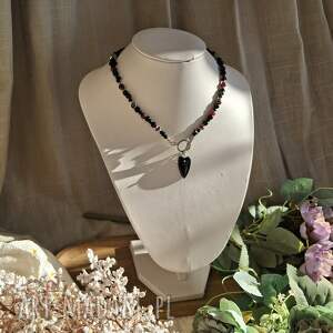 Naszyjnik Heart in Darkness z kamieni i stali - ręcznie robiony handmade dla kobiet