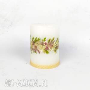 ręcznie robiona, mała świeca z suszonymi kwiatami hortensji, botaniczna