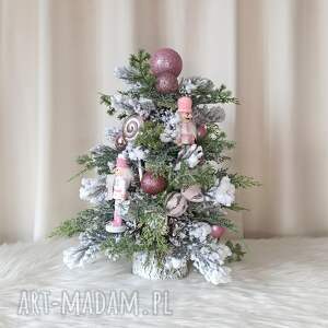 dekoracje świąteczne choinka z szyszek dziadkami do orzechów led dekoracja