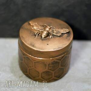 handmade dekoracje rzeźba z gipsu - zamykane pudełko okrągłe z pszczołą
