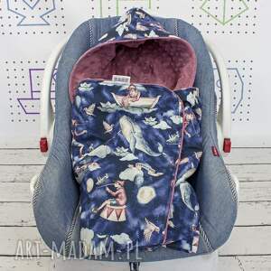 duży kocyk do fotelika samochodowego pinokio - NuvaArt dla dziecka