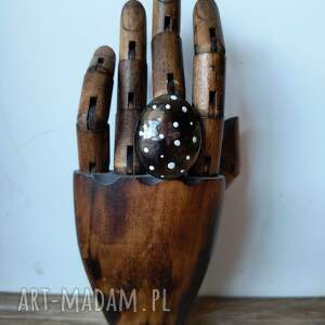 wylegarnia pomyslow czarny owal w białe kropeczki, ceramika