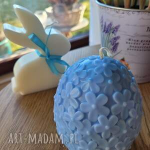 Prezent Zajac z niebieska kokardą I duże jajo - zestaw świec sojowych