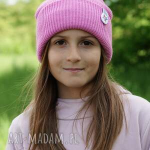 różowa czapka dziecięca logo kolor, kids beanie w góry