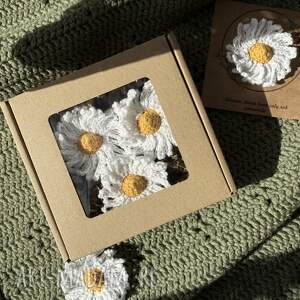 zestaw 3 magnesów stokrotki - wiosenny upominek w pudełku prezentowym, wiosenna