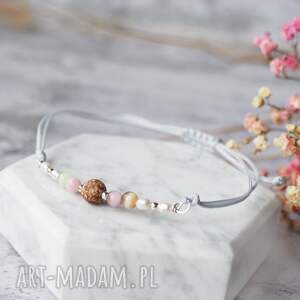 śliczna delikatna bransoletka z mineałami i perełkami perły, minimalistyczna
