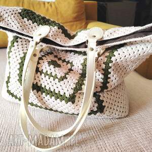 Duża szydełkowa torba na ramię w stylu boho