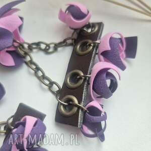 Klipsy fioletowo brązowe z materiałem skóropodobnym o błędne