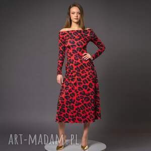 Sukienka z odsłoniętymi ramionami - sandra solar tropic, efektowna