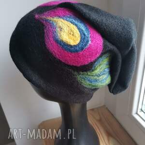 handmade czapki czapka czarna wełniana filcowana zimowa handmade w kwiaty na podszewce